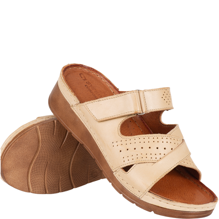 Beżowe klapki damskie skórzane marki Syrena SST 923