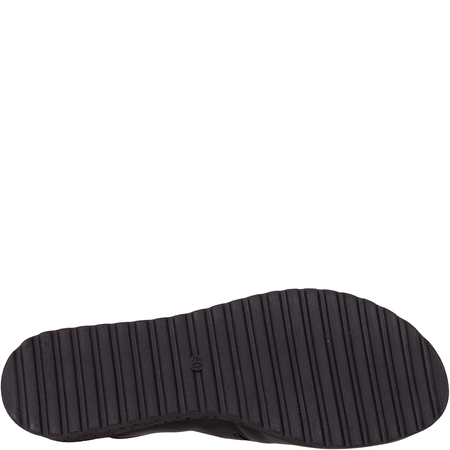 Czarne klapki skórzane marki Wielbut 563 na koturnie