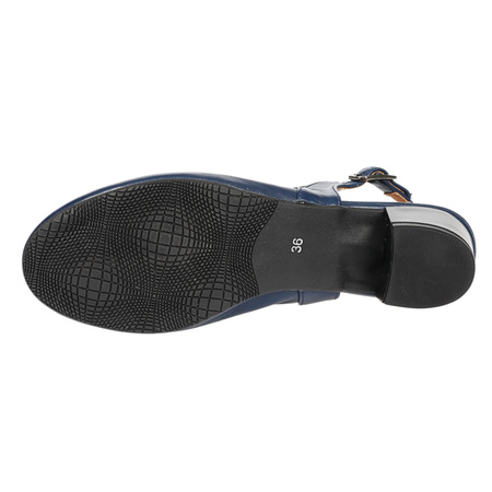 Skórzane sandały na koturnie Syrena SWB 556 granatowe