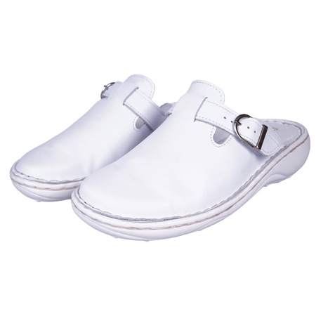 Białe klapki damskie zakryty palec skóra SYRENA SST 22655