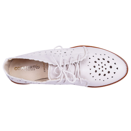 Skórzane półbuty damskie ażurowe marki Syrena SKA 11587/85120 beżowe