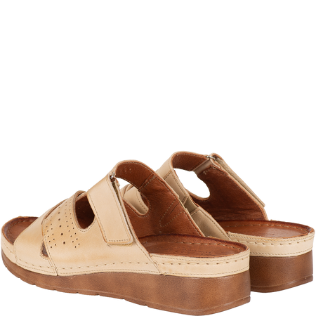 Beżowe klapki damskie skórzane marki Syrena SST 923