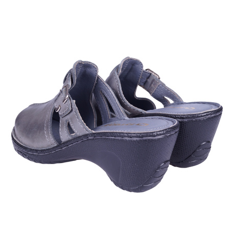 Klapki damskie zakryte na koturnie SYRENA SST 22666 grafitowe