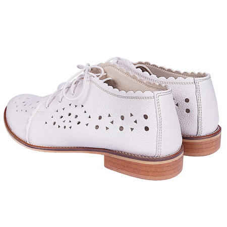 Skórzane półbuty damskie ażurowe marki Syrena SKA 11587/85120 beżowe