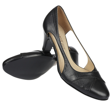 Czółenka na obcasie czarne skórzane marki Wielbut 096