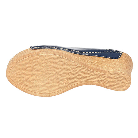 Skórzane sandały na koturnie Syrena SWB 530 granatowe