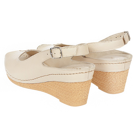 Skórzane sandały beżowe na koturnie SYRENA SWB 535