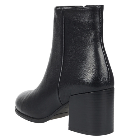 Czarne botki na obcasie skórzane STX 2845/2066 marki Syrena