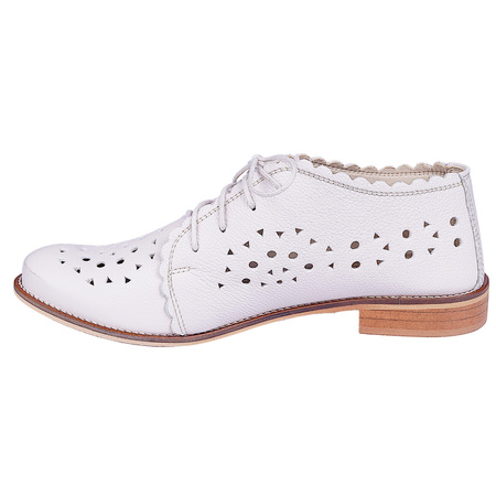 Skórzane półbuty damskie ażurowe marki Syrena SKA 11587/85120 beżowe