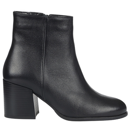 Czarne botki na obcasie skórzane STX 2845/2066 marki Syrena