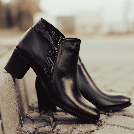 Komfortowe botki damskie Syrena SE 0403 - czarne, skóra